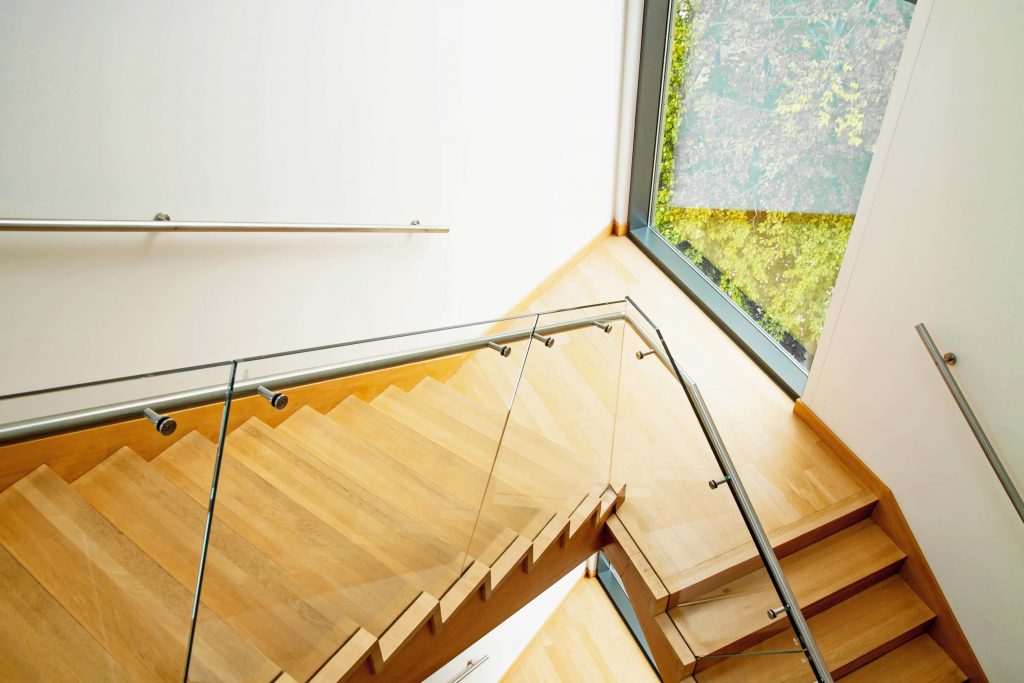 glass-balustrade-staircase